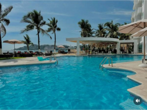 Beautiful apartment beach front, big pool